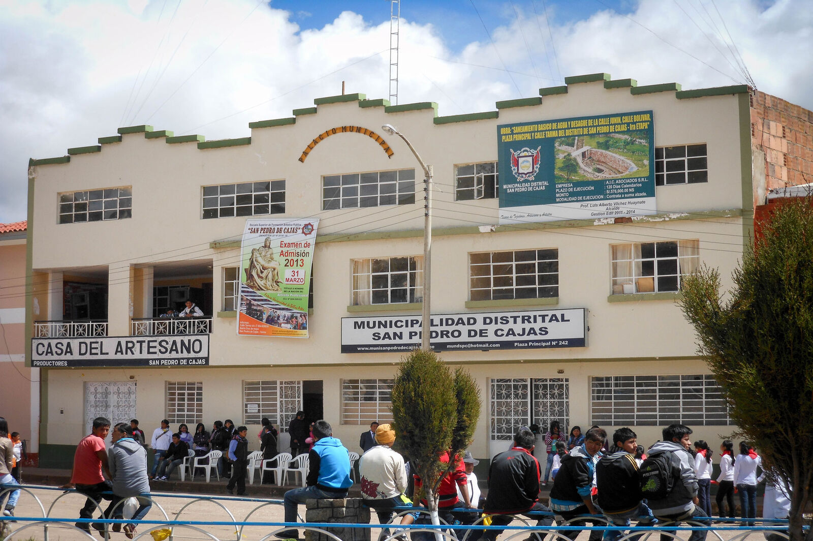 Comunidad reunida en el municipio